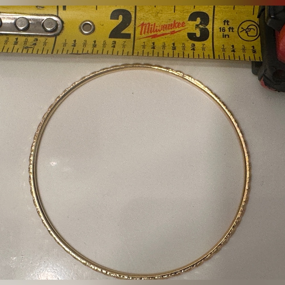 Brand new high quality Woman Gold Plated bracelet.